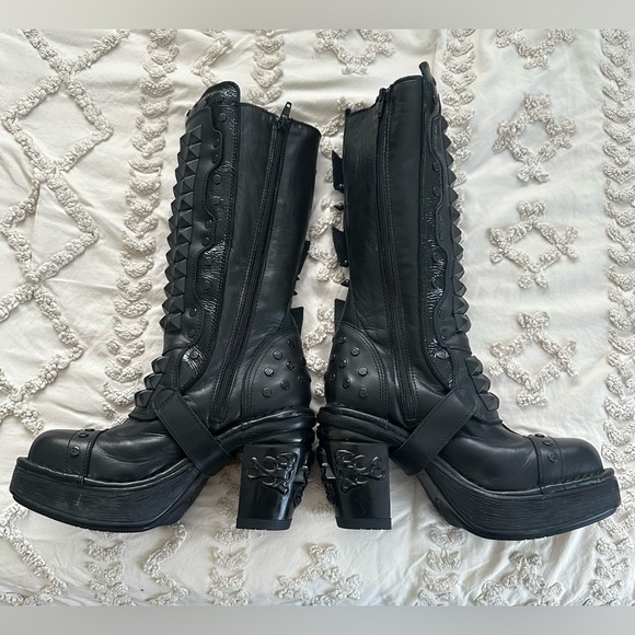 New rock black Italian leather Metallic studded boot - size 39 (US 8) worn once - Picture 9 of 16